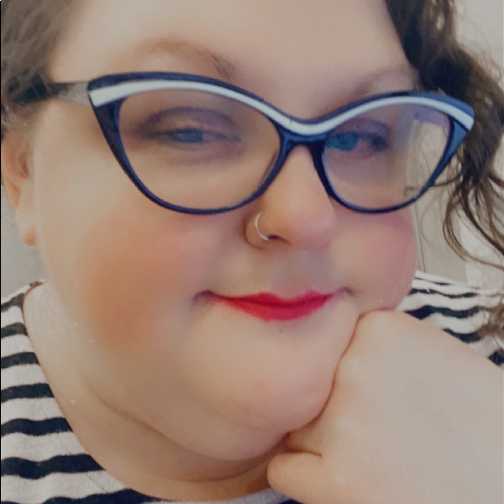 Meet your Posher, Carolyn